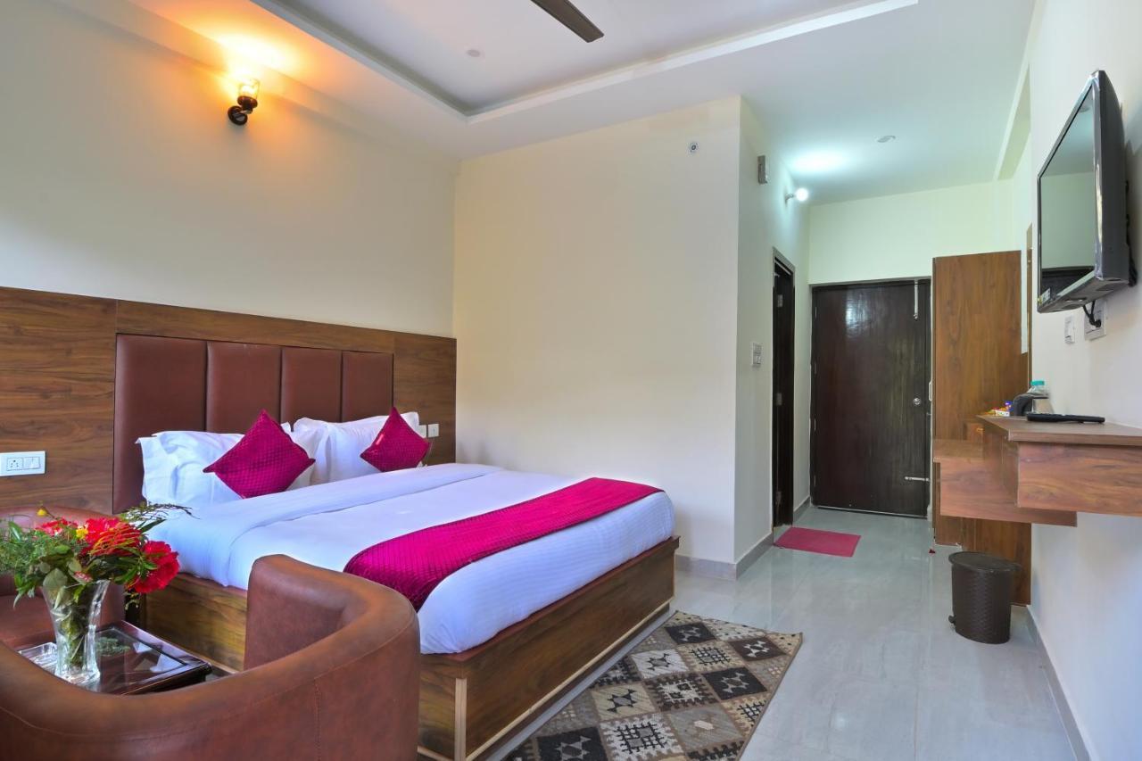 La Riqueza Dhanolti View # Near To Eco Park & Surkanda Devi Temple # Mountain View Rooms With Balcony # Big Parking # Customer Favourite Hotel ดานอลตี ภายนอก รูปภาพ